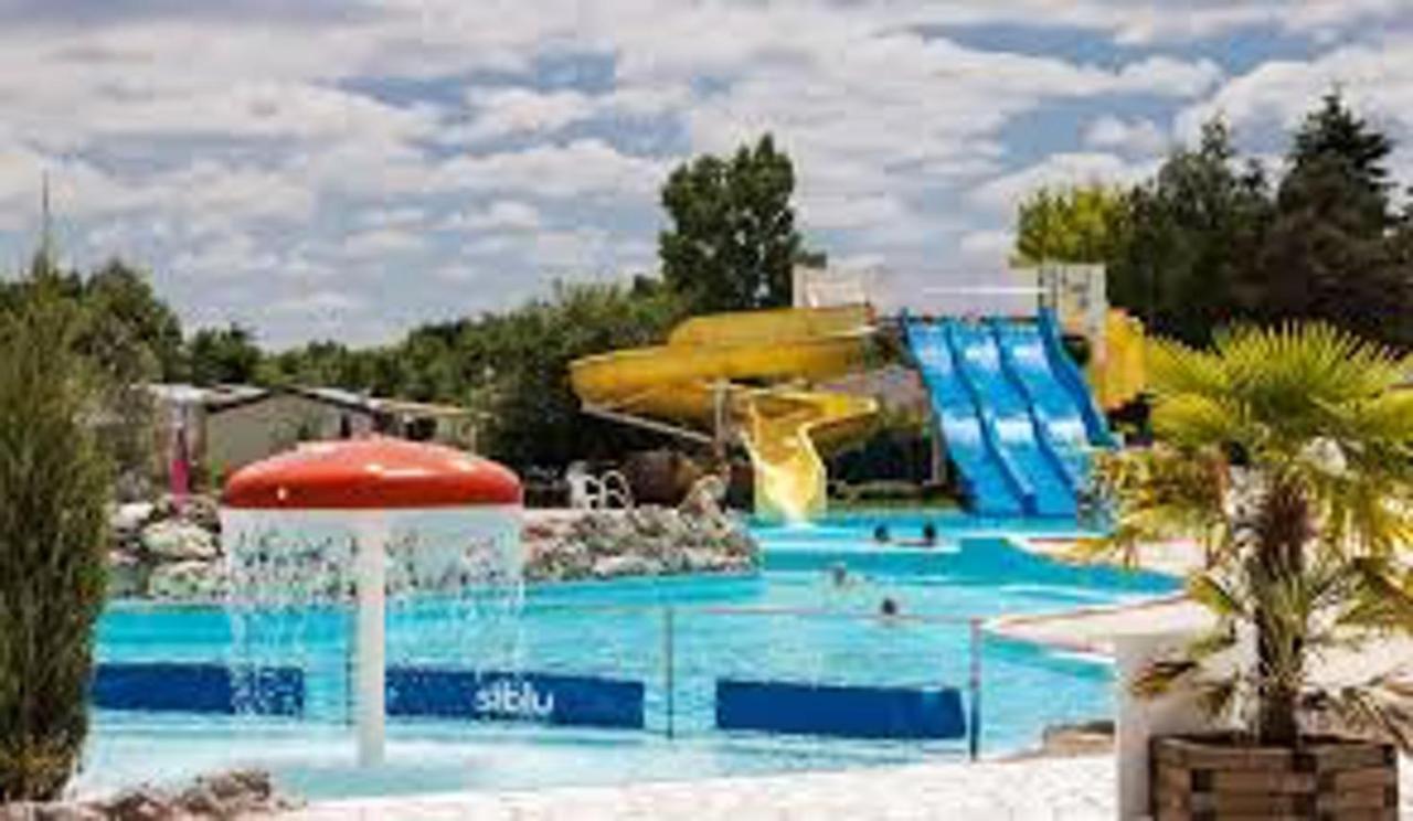 Bungalow Charmant Onzain + Piscine Exterior photo